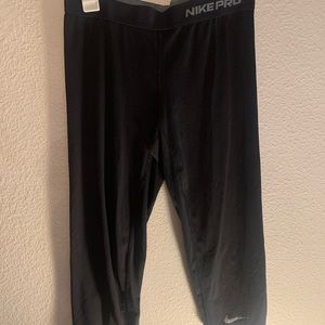 Cropped Nike Pro Womens Compression Leggings - Large